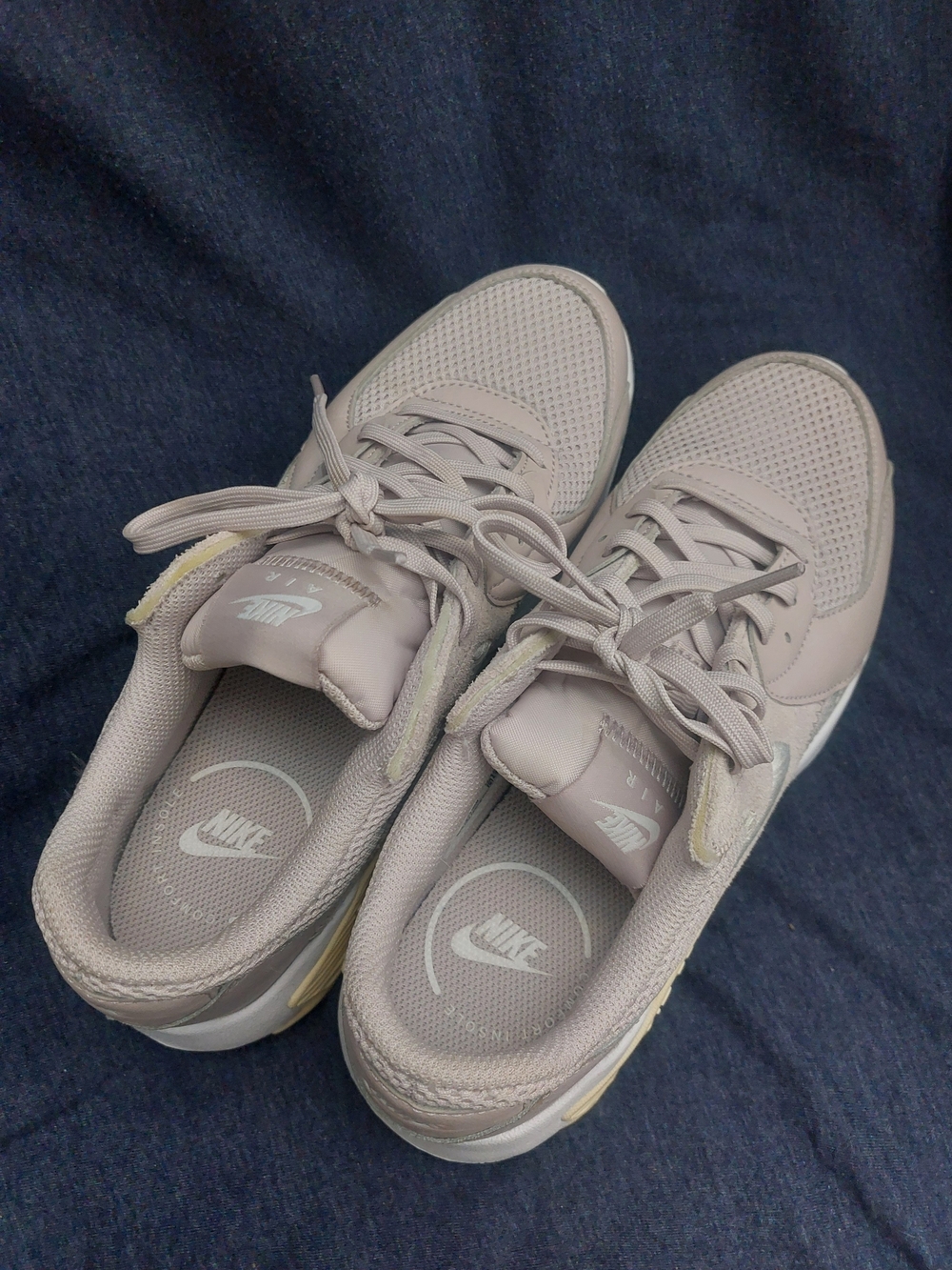 Nike Women’s Pale Blush Beige Athletic Sneakers Women Sz 8